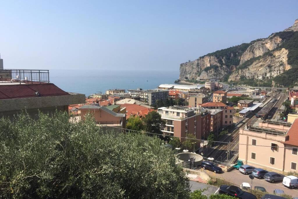 Casa Matilde - Appartamento Vista Mare - Con Posto Auto Finale Ligure Exterior foto