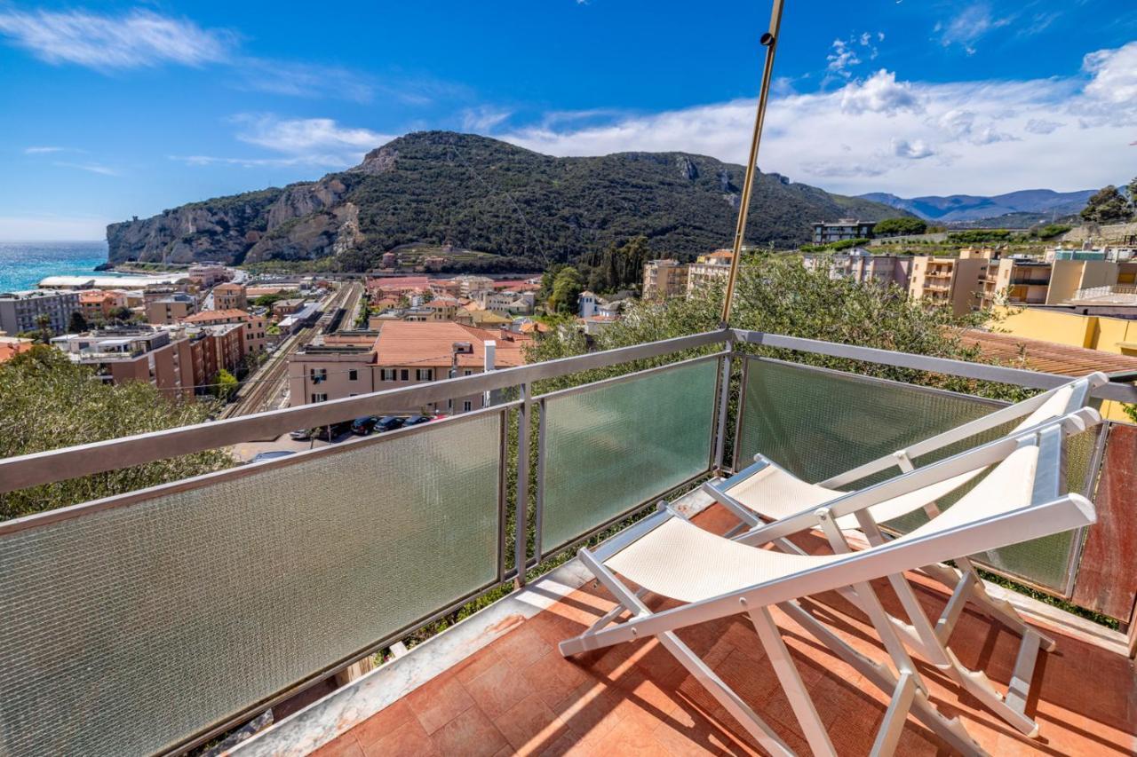 Casa Matilde - Appartamento Vista Mare - Con Posto Auto Finale Ligure Exterior foto