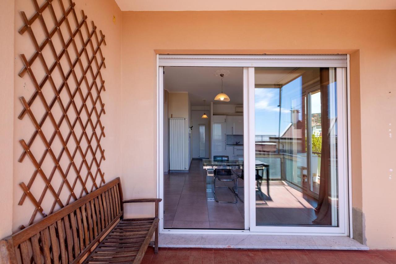Casa Matilde - Appartamento Vista Mare - Con Posto Auto Finale Ligure Exterior foto