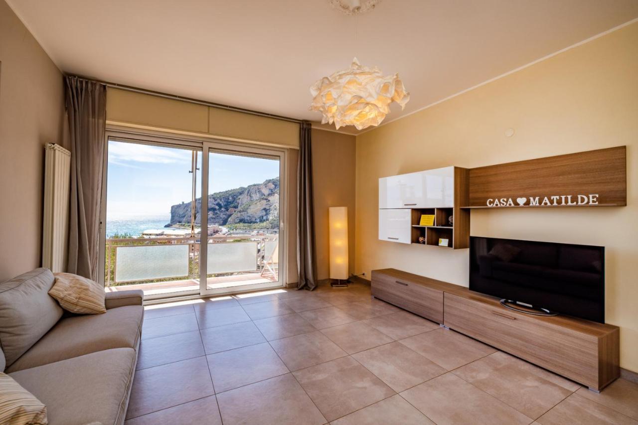 Casa Matilde - Appartamento Vista Mare - Con Posto Auto Finale Ligure Exterior foto